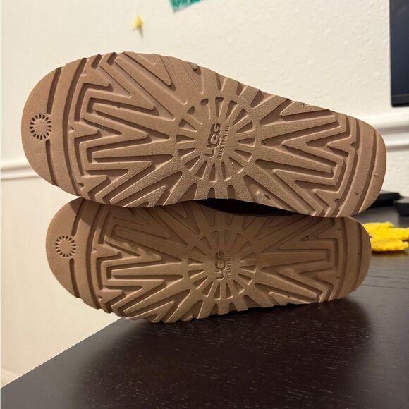 Women’s uggs size 7 Bailey bow fur tall - Picture 5 of 8